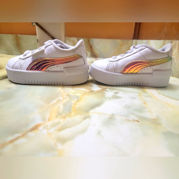 Kids Puma white iridescent shoes - Picture 7 of 11